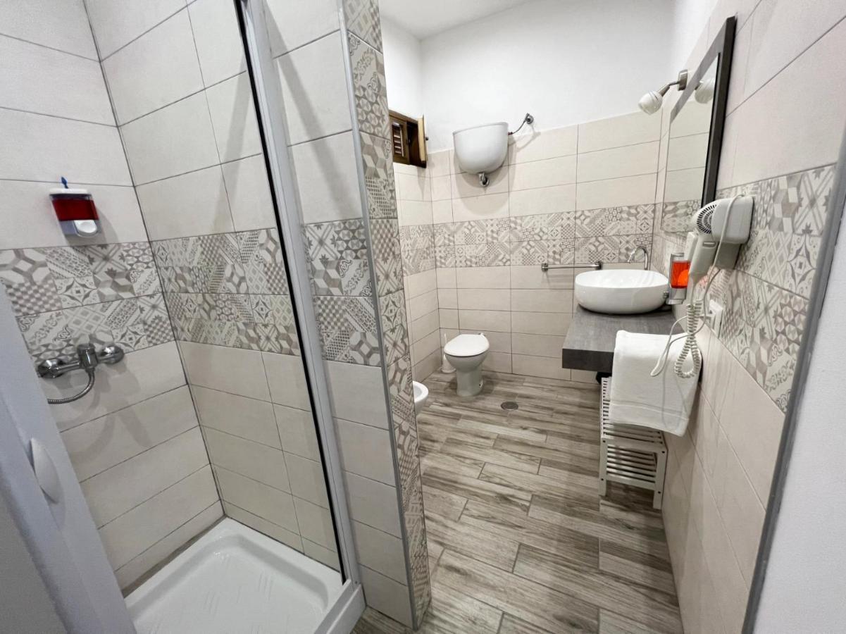 Camere Dieci Maggio Ponza Exterior photo